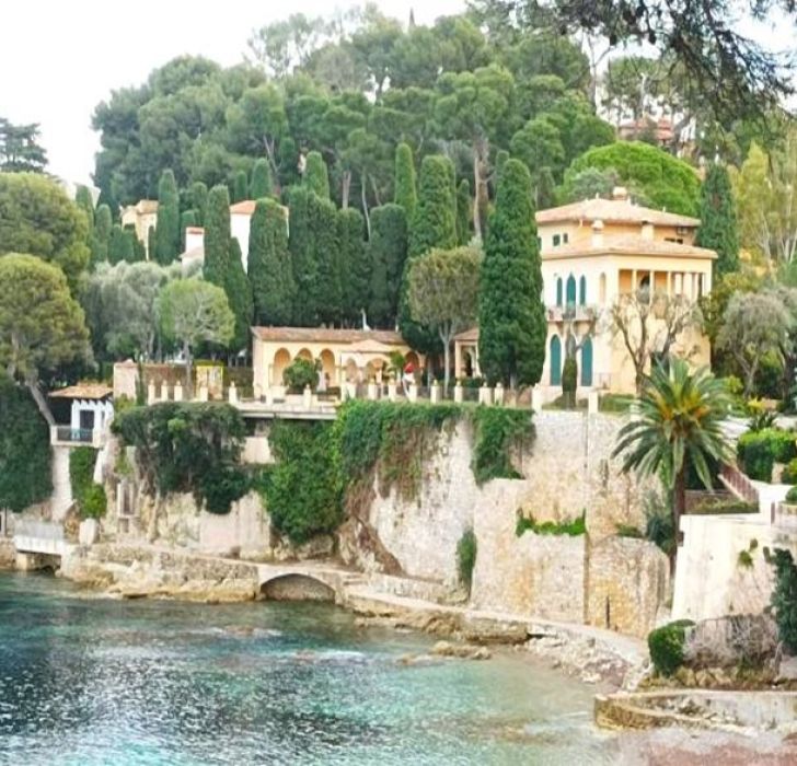 Top 5 Most Beautiful Houses in the World for 2025